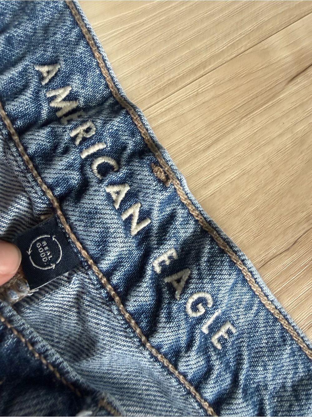 American Eagle Super High Rise Baggy Wide Leg Jeans 6 Regular Raw Hem - Picture 3 of 6